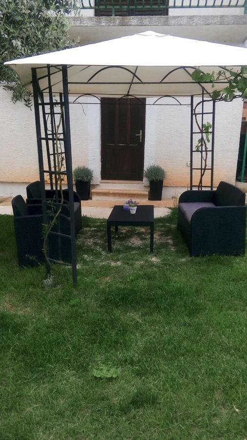 Apartmani Dana Sukošan Bagian luar foto